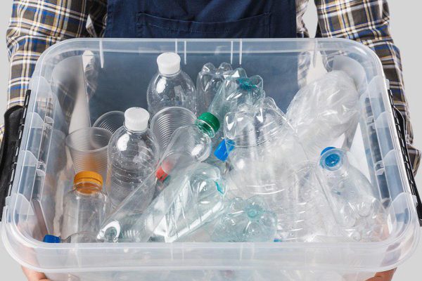 Как сделать метлу для дачи из пластиковых бутылок