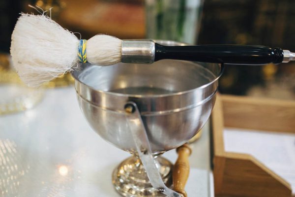 Современный батюшка объяснил, почему грех святить воду в закупоренных пластиковых бутылках