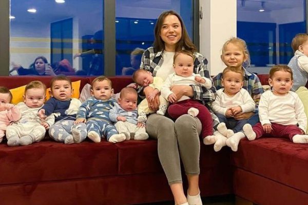 Как живет 23-летняя мама 11 малышей Кристина Озтюрк и действительно ли она собирается воспитывать 100 детей