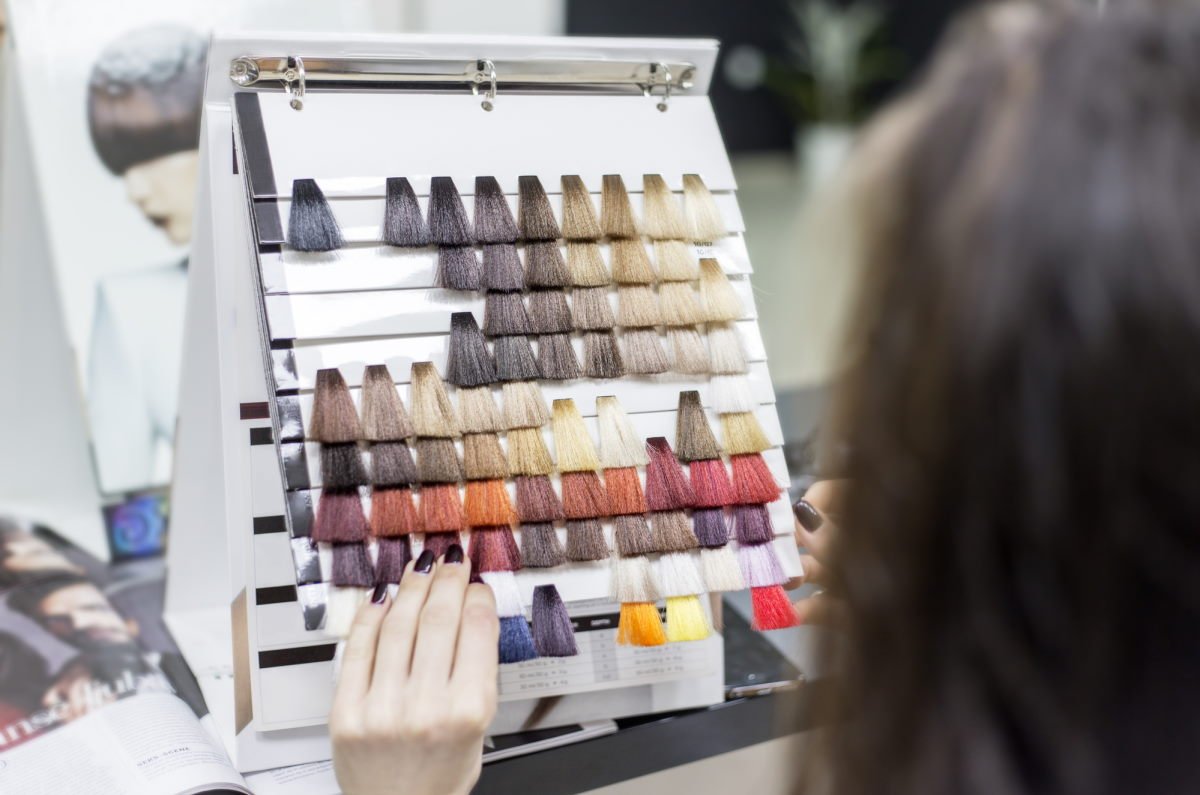 Почему лучше выбирать натуральные оттенки краски для волос