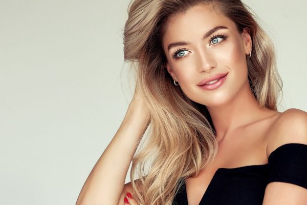 В чём преимущества естественного цвета волос