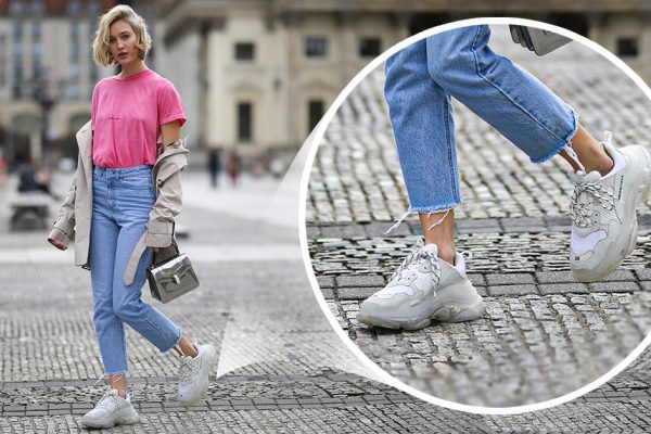 Будут ли модницы носить кроссовки с платьями летом и грядущей осенью