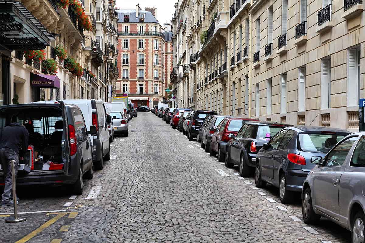 улица Парижа