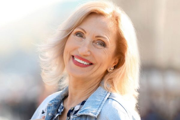 Порой модные вещи превращают стильных дам в старушек, нужно со знанием выбирать вещи в свой гардероб