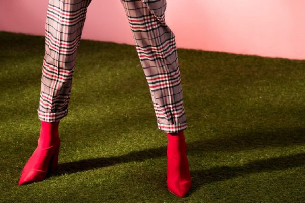 Какими брюками заменить джинсы