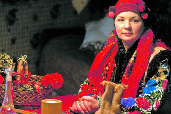 Мольфарка Магдалена Мочиовски вызывает доверие и обладает харизмой, перед которой не устоять