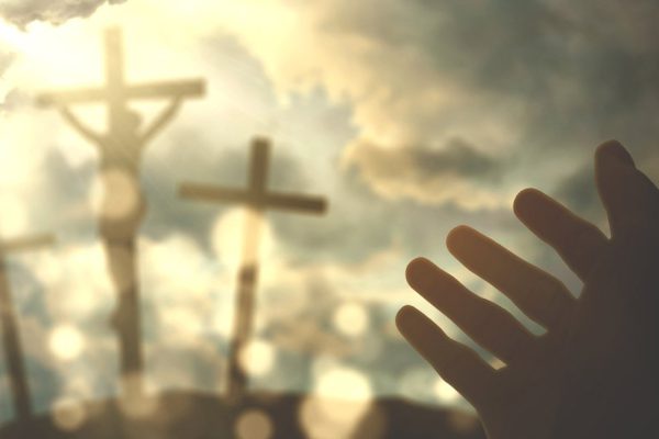 Самые сильные молитвы на Пасху, которые можно читать всю неделю перед праздником, молимся о мире и благополучии