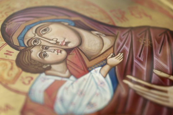 Чтобы защитить свою семью и закрыть беды на семь замков, каждый вечер читаю особенную молитву