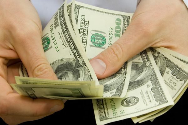 Недавно мой друг внезапно разбогател, вот только это не сделало из него порядочного человека