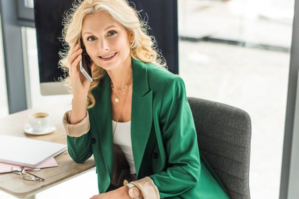 Почему стоит носить винтажную одежду