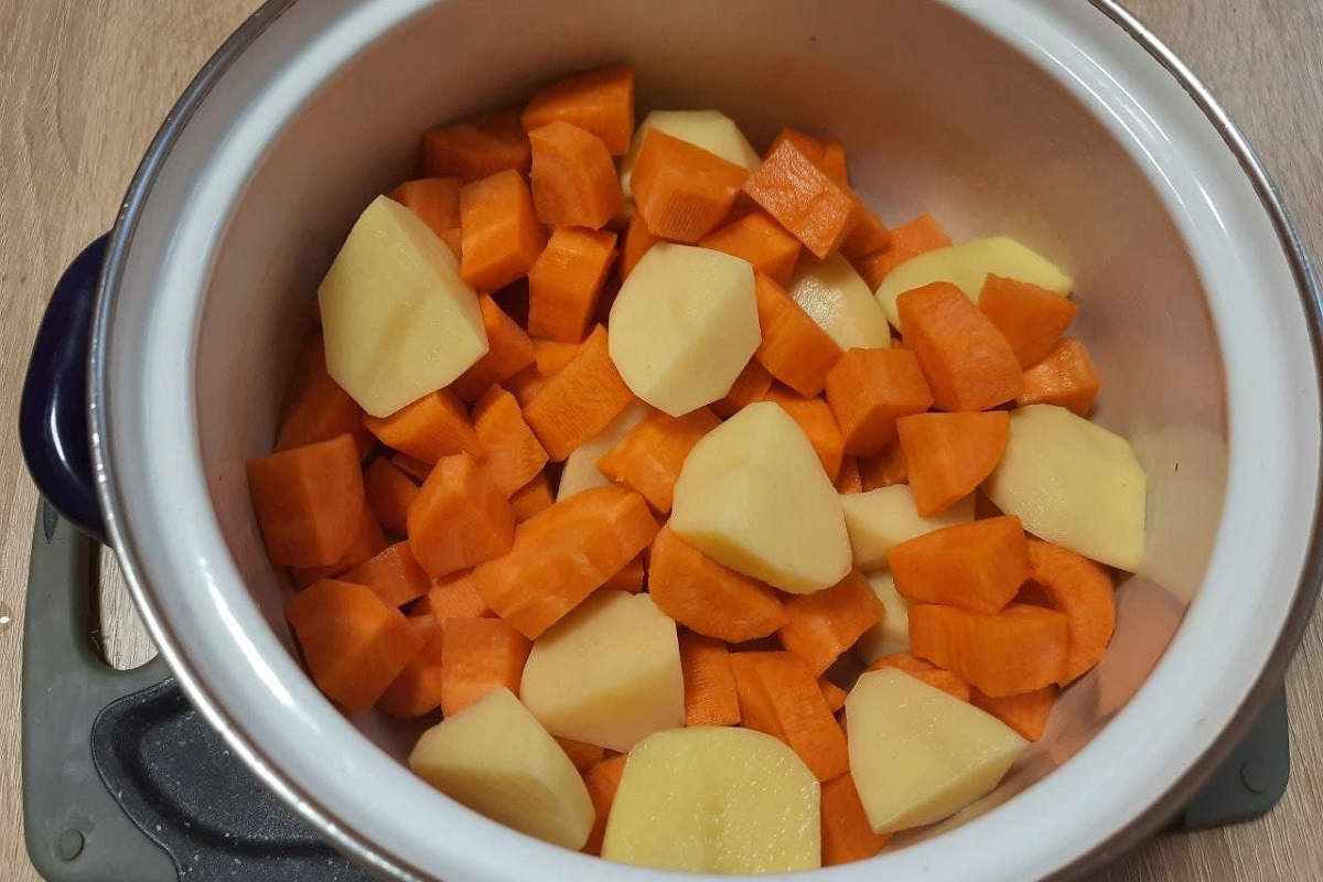 Убежала на маникюр, прихожу через час, а муж подает ресторанное блюдо морковь, приготовить, знаем, овоща, морковное, добавь, морковные, котлеты, закуски, сырники, найдешь, моркови, вареной, подборку, посмотри, паштеты, десерты, морковной, Обычная, вкусу