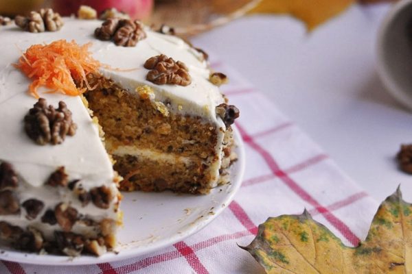 Признанный всеми морковный торт. Не только чрезвычайно вкусно, но и безопасно для фигуры!