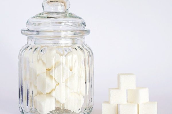 Дотошный кондитер рассказал, можно ли заменить сахар в десертах так, чтобы они сохранили свой вкус