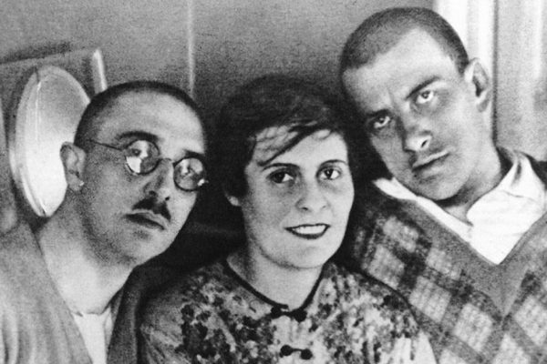 Кто из пишущей братии выл от женского коварства, сгорая от любви и страдая