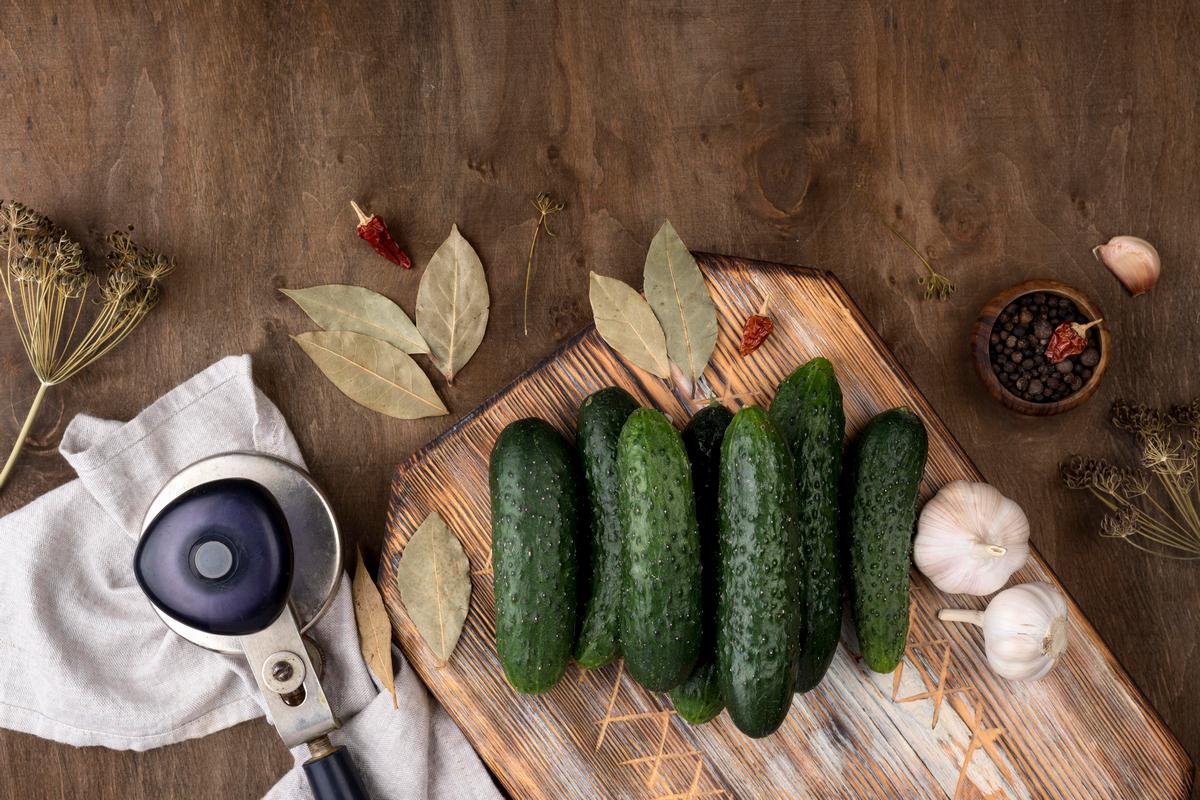 огурцы в банках