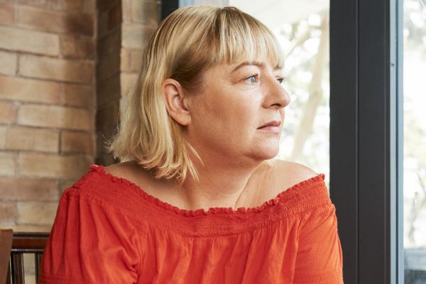 Нашла в мобилке 63-летнего супруга переписку с другой