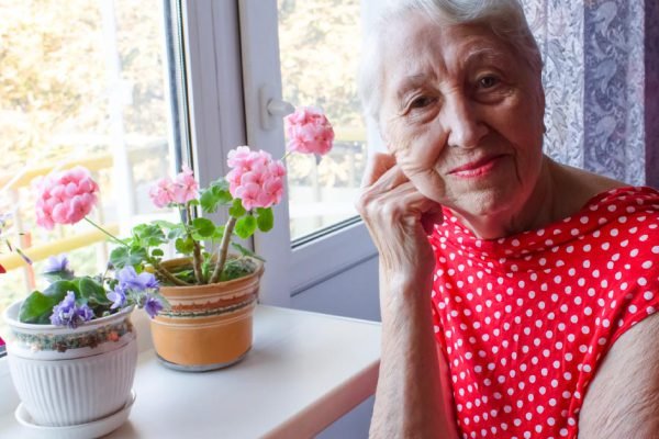 Муж ушел от меня к любовнице, после этого я ничего о нём не слышала, но спустя 12 лет раздался стук в дверь