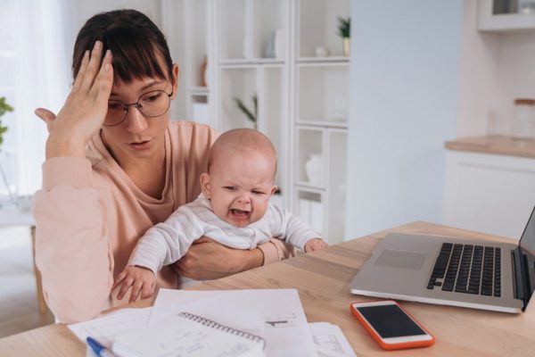 Муж слетел с катушек и перестал давать деньги даже на бельё, но это еще цветочки