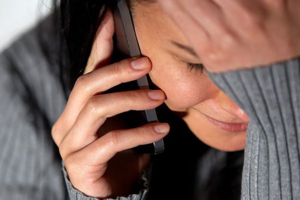 Нужно ли переезжать к мужчине, которого контролирует мама