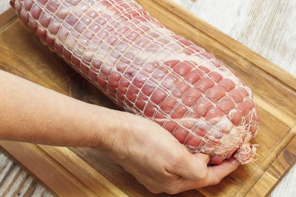 Что поставить на новогодний стол, помимо оливье и «Шубы», чтобы удивить привередливых гостей и поразить их своим кулинарным талантом