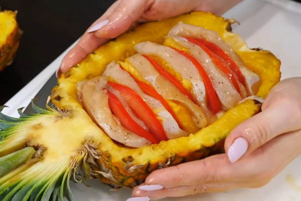 Мясо по-французски в ананасе, чтобы Дракон прилетел на запах