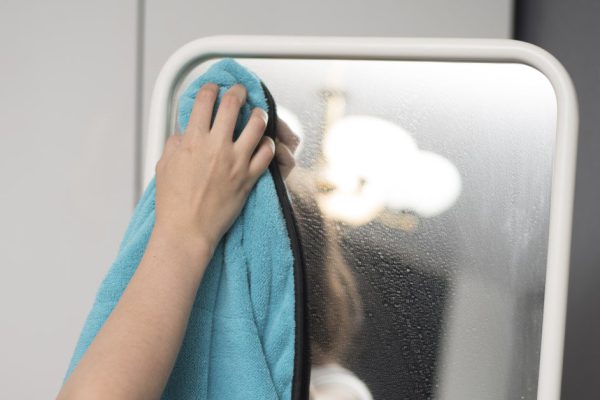 Знакомая японка не намывает зеркала и окна каждый месяц, хватает одного раза в год, делюсь ее методом