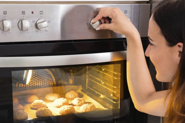 Хозяйка в возрасте поделилась некоторыми нюансами в использовании духовки, зная которые никогда не испортишь еду