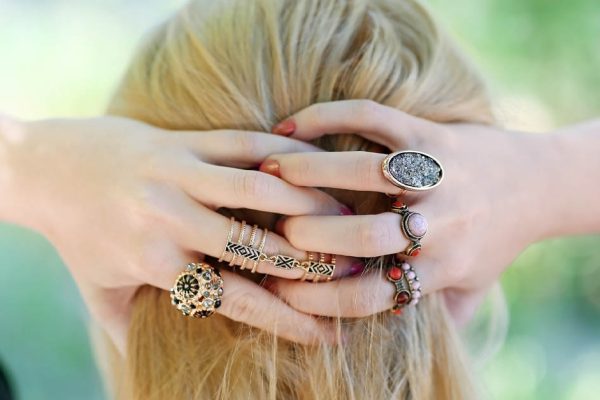 Какие кольца нужно носить, чтобы привлечь в жизнь удачу и богатство, мелочи имеют значение