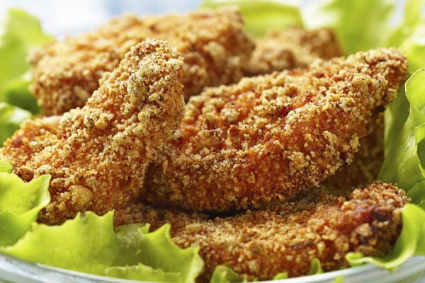 Показала мужу, как готовит курицу статный фитнесист, и теперь он следует его примеру