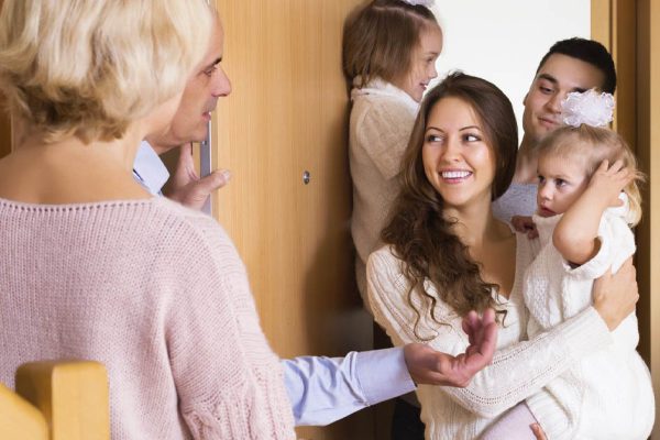 Что сказать обнаглевшим родственникам из деревни, если нет сил принимать гостей