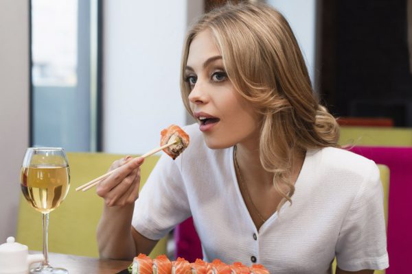 Привычки недалеких дам, которые выводят мужчин из себя, не стоит так делать