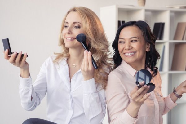 Почему стоит быть смелее при выборе косметики