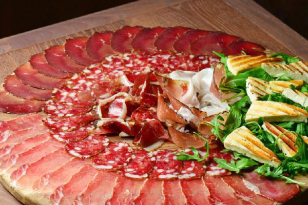 Идеи для нарезок на праздничный стол