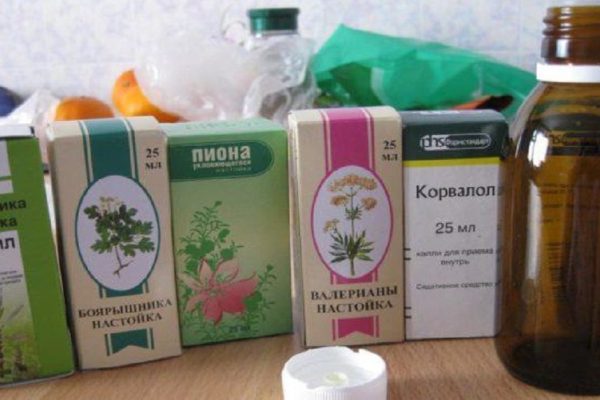 Готовлю это средство из недорогих аптечных препаратов и пью по 50 капель в день. Забыла о гипертонии, боли в сердце и мигрени.