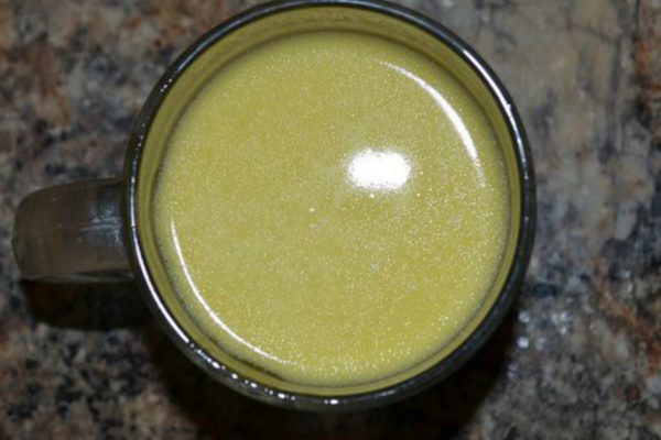 Золотой рецепт от кашля на основе молока: это горячее снадобье ставит на ноги в два счета!