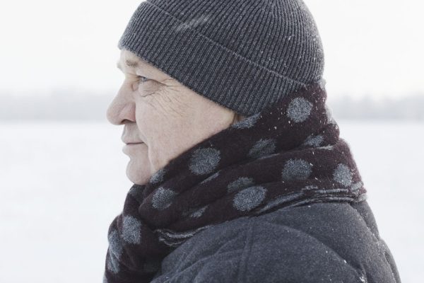 Пятидесятилетний денди рассуждает, чем плохи современные невесты