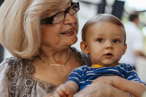 Способна ли мать любить дочь так сильно, как бабушка