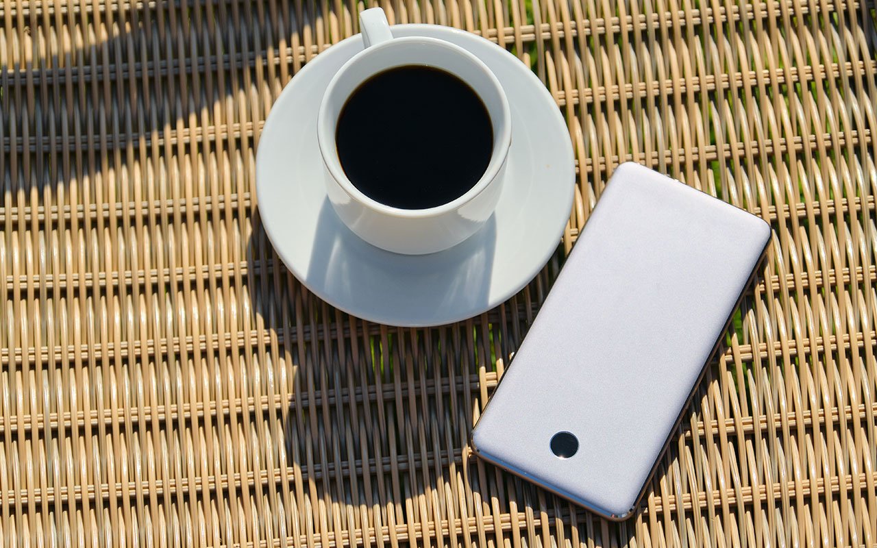 недорогой смартфон фото