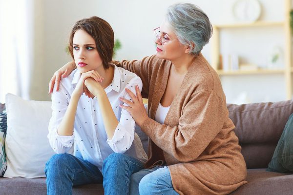 Беспардонная свекровь сразу же задала будущей невестке неудобный вопрос, но такого ответа она не ожидала