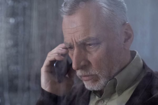 Дочь позвонила и снова начала щебетать, но я уже принял решение, которое ей, скорее всего, не понравится