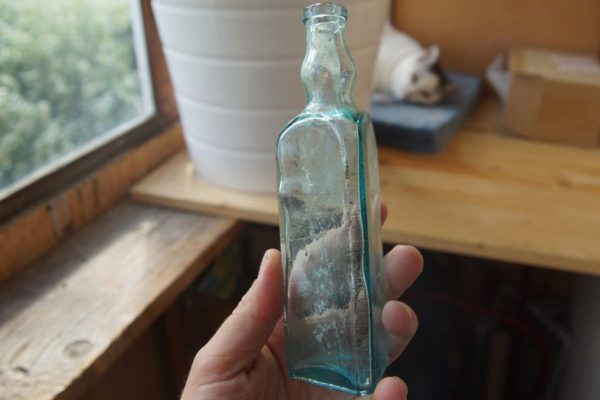 Для чего в СССР выпускали трехгранные бутылки и чем был обусловлен выбор столь необычной формы