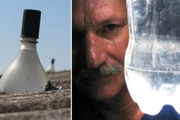 Изобретателя осенило, как освещать пластиковыми бутылками сёла без электричества