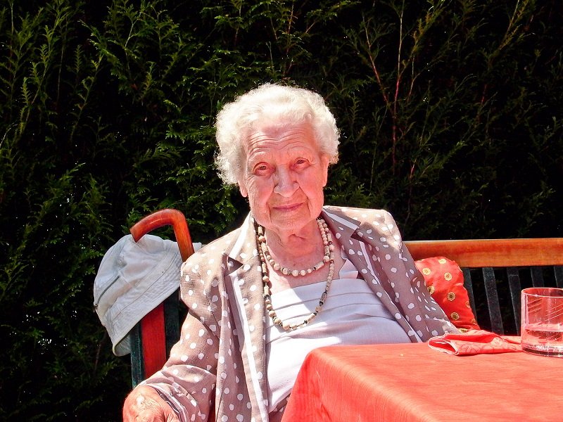 бабушка милая