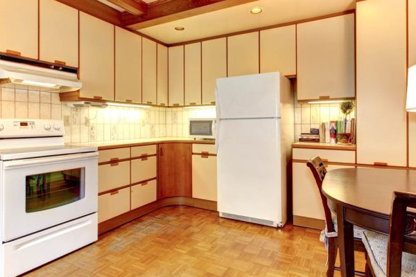 Родственники задели впечатлительного супруга, закомандовал капитальный ремонт