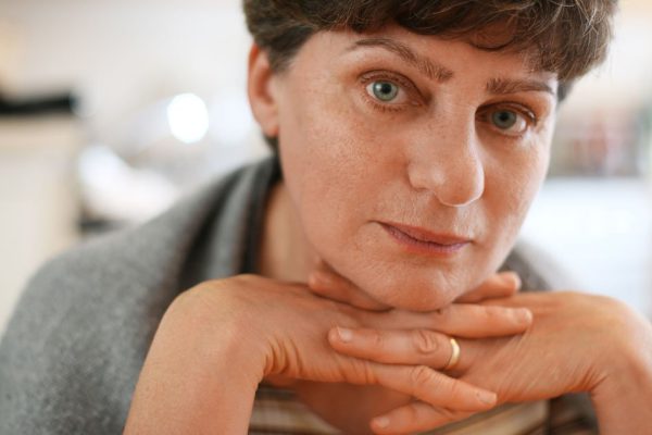 Часто слышу вопросы, почему я не делаю ноготочки и хожу без броского маникюра