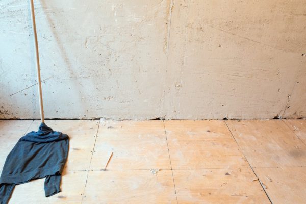 Как применить в хозяйстве старую одежду