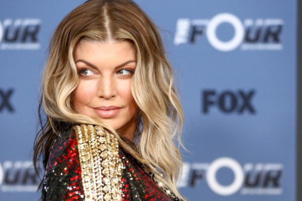 Почему нам хочется выключить музыку наших детей и поскорее включить «Младшего лейтенанта»