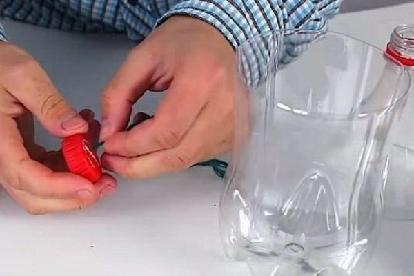 Что сделать из пластиковой бутылки к Новому Году