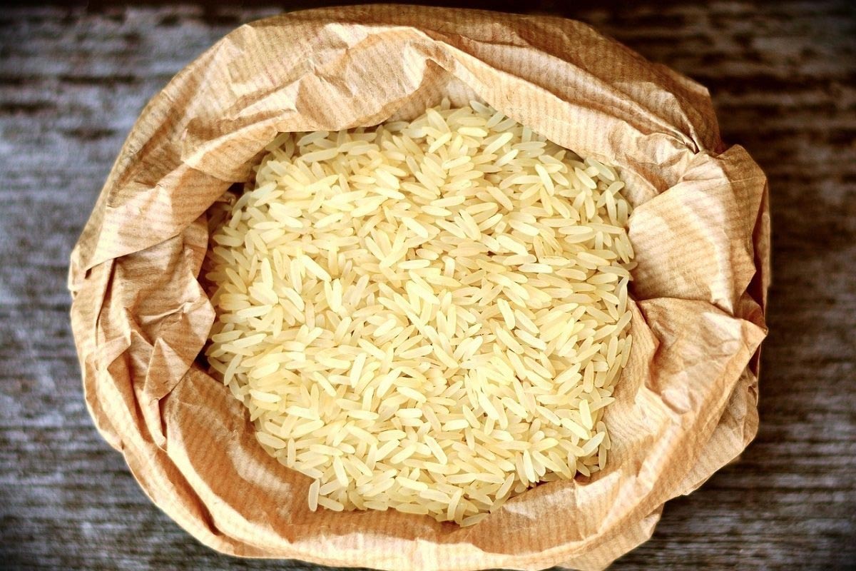 Узбекская бабушка учит, почему нельзя промывать рис перед приготовлением плова