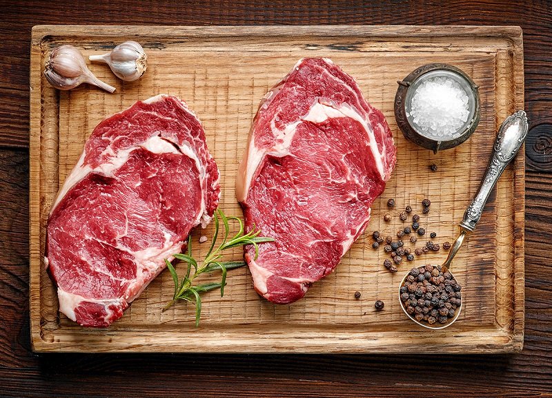  измийте месото преди пържене 